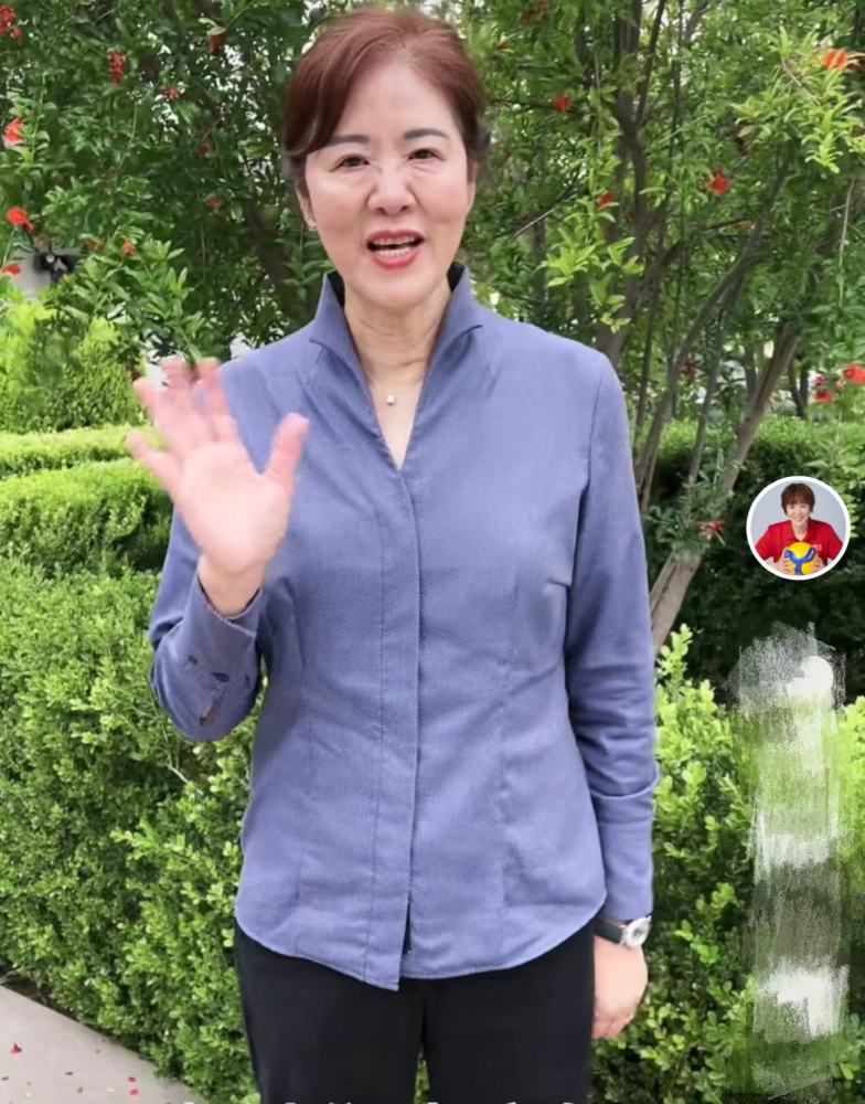 但是各方都希望能完成续约，尤文图斯可能效仿拉比奥特的方式，与小基耶萨以现有年薪（500万欧元）续签1年合同。